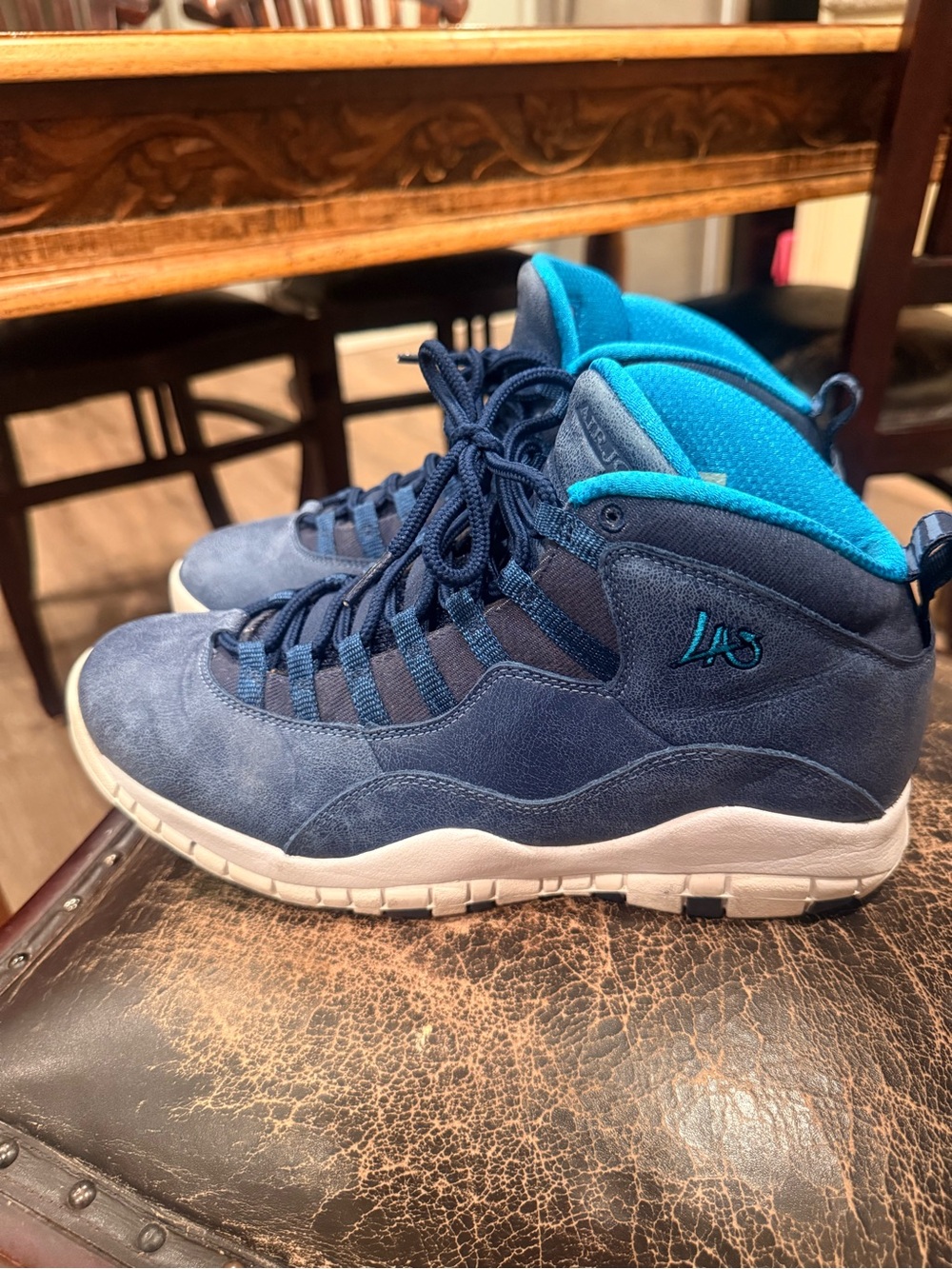 Jordan 10 Retro Los Angeles 
Men 9.5  used really good condition 
310805-404